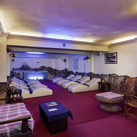 Hotel Larissa Garden 3*
