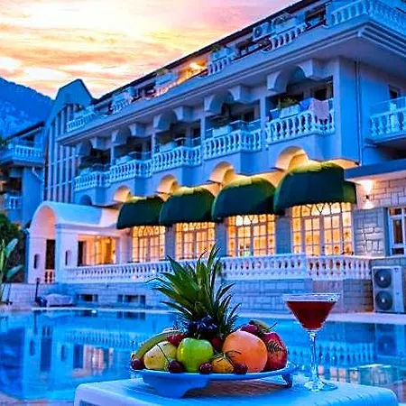 Rose Garden Premium Hotel 4*