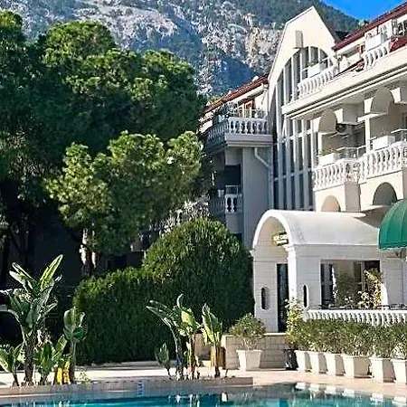 Rose Garden Premium Hotell