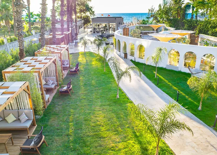 Rose Garden Premium Hotel 4*
